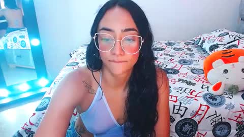 Snapshot of julieta_art1 chatting on 4, 10, 2025 julieta art1 online show from 4, 10, 2025