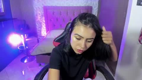 Snapshot of julieta_fn chatting on 9, 7, 2026 julieta_fn online show from 9, 7, 2026