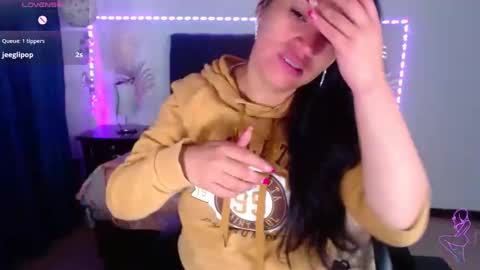 Snapshot of julietacollins06 chatting on 11, 2, 2025 julietacollins06 online show from 11, 2, 2025