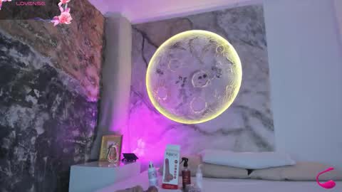 julietakane online show from 8, 1, 2026