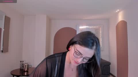 Snapshot of juliettabasset chatting on 5, 3, 2025 JULIETTA online show from 5, 3, 2025