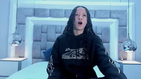 Hi guys It is a pleasure to have you here I am Julieta  online show from 13, 9, 2025