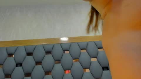 Snapshot of juliette_pretty_ chatting on 5, 5, 2026 juliette_pretty_ online show from 5, 5, 2026