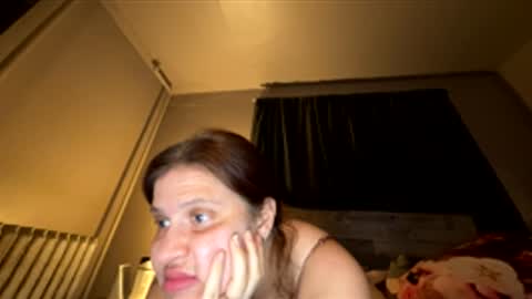 Snapshot of juliettelatte81200 chatting on 9, 6, 2026 juliettelatte81200 online show from 9, 6, 2026