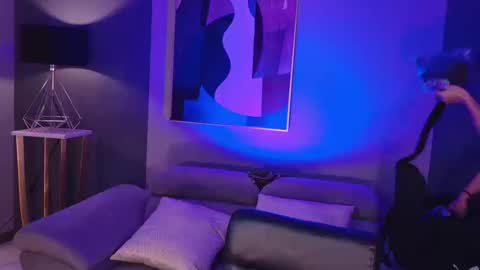 Juliette Moreau online show from 12, 3, 2026