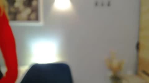 Snapshot of juliettesensual chatting on 4, 1, 2025 JulietteSensual online show from 4, 1, 2025