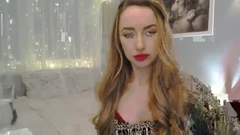 Snapshot of juliettesensual chatting on 12, 1, 2025 JulietteSensual online show from 12, 1, 2025