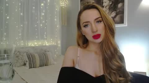 Snapshot of juliettesensual chatting on 25, 1, 2025 JulietteSensual online show from 25, 1, 2025