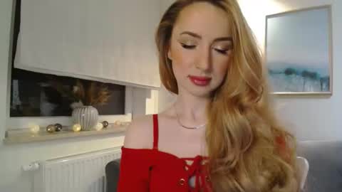 Snapshot of juliettesensual chatting on 6, 3, 2025 JulietteSensual online show from 6, 3, 2025