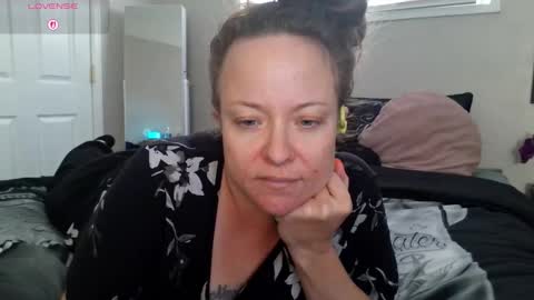 Snapshot of julimonroe chatting on 19, 10, 2025 Juli Monroe online show from 19, 10, 2025