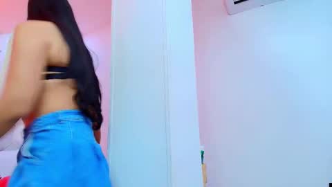 Julieta Reyes   online show from 13, 2, 2026