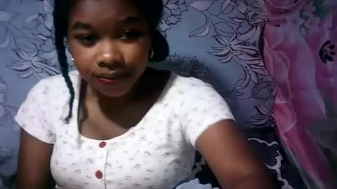 Snapshot of juna487701 chatting on 5, 7, 2026 Maryah online show from 5, 7, 2026