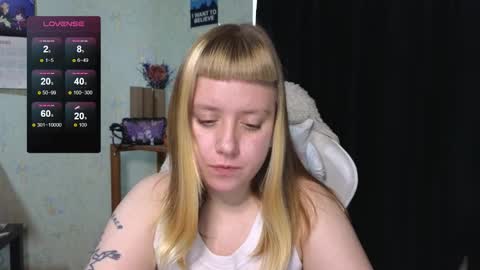 Snapshot of june_shy0 chatting on 24, 10, 2025 June online show from 24, 10, 2025