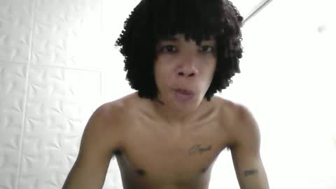 Snapshot of junior_thegoldenboy chatting on 14, 5, 2026 junior_thegoldenboy online show from 14, 5, 2026
