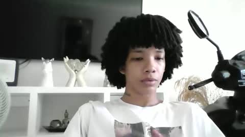 Snapshot of junior_thegoldenboy chatting on 17, 5, 2026 junior_thegoldenboy online show from 17, 5, 2026