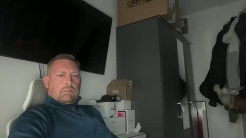 Snapshot of junky345 chatting on 8, 6, 2026 Junky online show from 8, 6, 2026