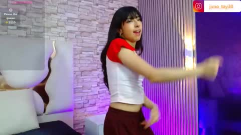 Snapshot of juno_tay chatting on 17, 9, 2025 JUNO online show from 17, 9, 2025