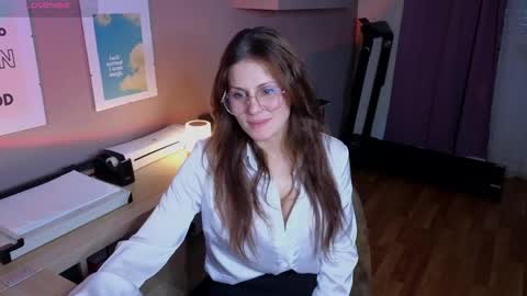 Snapshot of just_honey4u chatting on 18, 9, 2025 just_honey4u online show from 18, 9, 2025