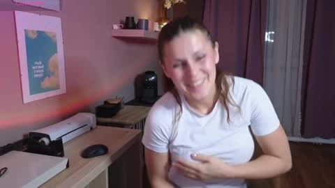 Snapshot of just_honey4u chatting on 2, 10, 2025 just_honey4u online show from 2, 10, 2025