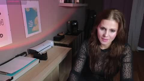 Snapshot of just_honey4u chatting on 18, 10, 2025 just_honey4u online show from 18, 10, 2025