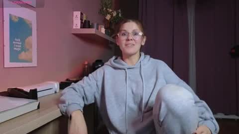 Snapshot of just_honey4u chatting on 20, 10, 2025 just_honey4u online show from 20, 10, 2025