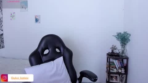 Snapshot of just_katiex chatting on 5, 3, 2026 Sofia online show from 5, 3, 2026