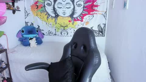 Snapshot of just_katiex chatting on 13, 4, 2026 Sofia online show from 13, 4, 2026