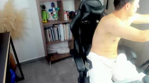 Snapshot of just_thatguy_ chatting on 16, 10, 2025 know me online show from 16, 10, 2025