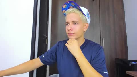 justin_biker online show from 2, 11, 2025