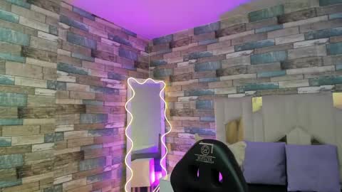  justin  online show from 17, 4, 2026