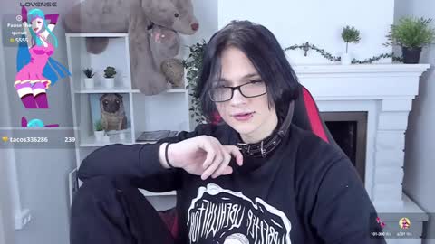 Snapshot of justin_twinkboy chatting on 11, 1, 2025 JUSTIN online show from 11, 1, 2025