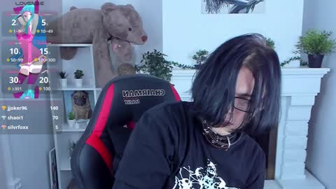 Snapshot of justin_twinkboy chatting on 12, 1, 2025 JUSTIN online show from 12, 1, 2025