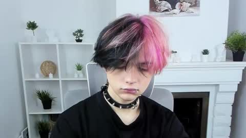 Snapshot of justin_twinkboy chatting on 24, 9, 2025 JUSTIN online show from 24, 9, 2025