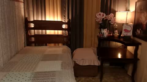 Snapshot of justine_hunk chatting on 21, 12, 2024 justine_hunk online show from 21, 12, 2024