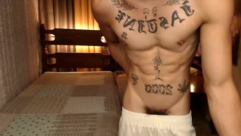 Snapshot of justine_hunk chatting on 5, 1, 2025 justine_hunk online show from 5, 1, 2025