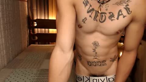 Snapshot of justine_hunk chatting on 11, 1, 2025 justine_hunk online show from 11, 1, 2025