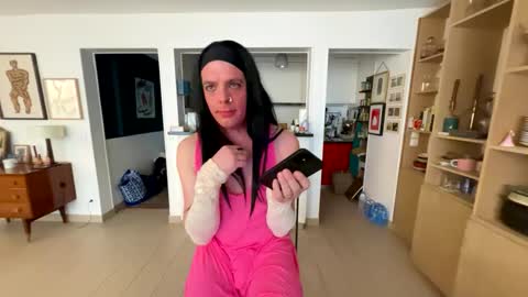 justinenuisette online show from 7, 2, 2025