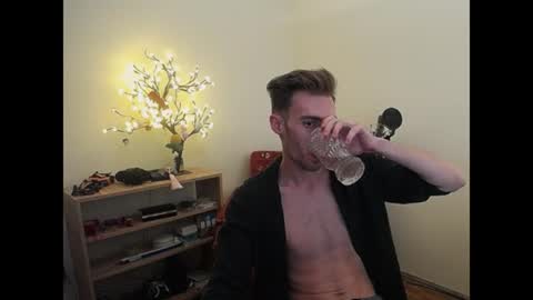 Snapshot of justinnordick chatting on 29, 6, 2026 Hologram Guy online show from 29, 6, 2026