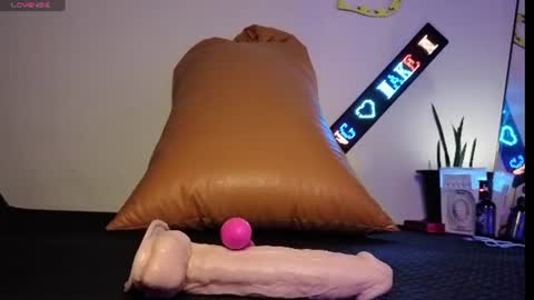 Snapshot of justmexxxyyy chatting on 9, 7, 2026 candyanddady online show from 9, 7, 2026