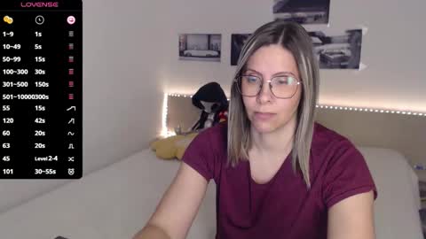 Julie online show from 27, 10, 2025