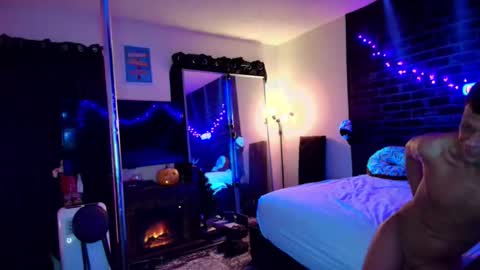 Eetantungfuk Mias online show from 9, 12, 2024