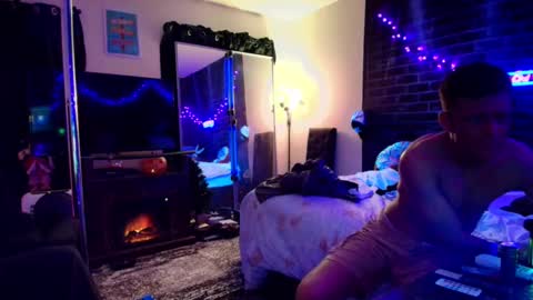 Eetantungfuk Mias online show from 10, 12, 2024