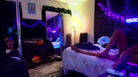 Eetantungfuk Mias online show from 10, 12, 2024