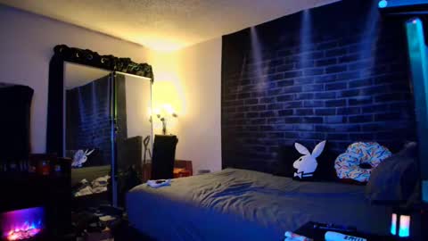 Eetantungfuk Mias online show from 13, 12, 2024