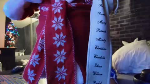 Eetantungfuk Mias online show from 17, 12, 2024