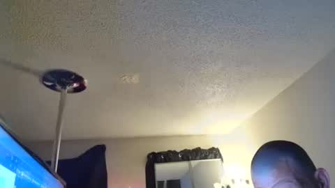 Eetantungfuk Mias online show from 21, 12, 2024