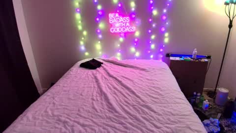 Eetantungfuk Mias online show from 24, 1, 2025