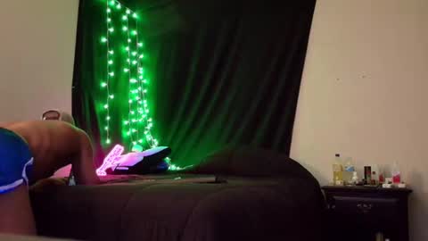 Eetantungfuk Mias online show from 3, 2, 2025