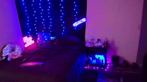 Eetantungfuk Mias online show from 4, 2, 2025