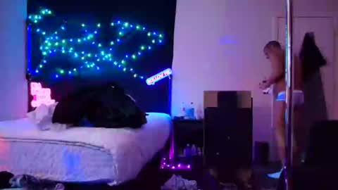 Eetantungfuk Mias online show from 7, 2, 2025